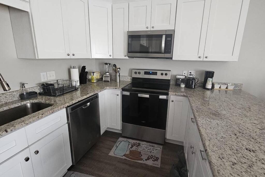 Вілла Charming & Spacious 3Br House Конкорд Екстер'єр фото